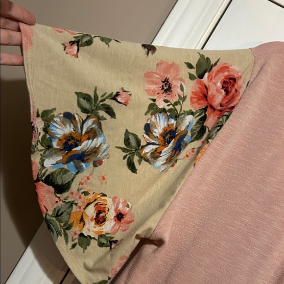 BOGO Free - Women's Pink Floral Sleeve Top - Picture 3 of 4
